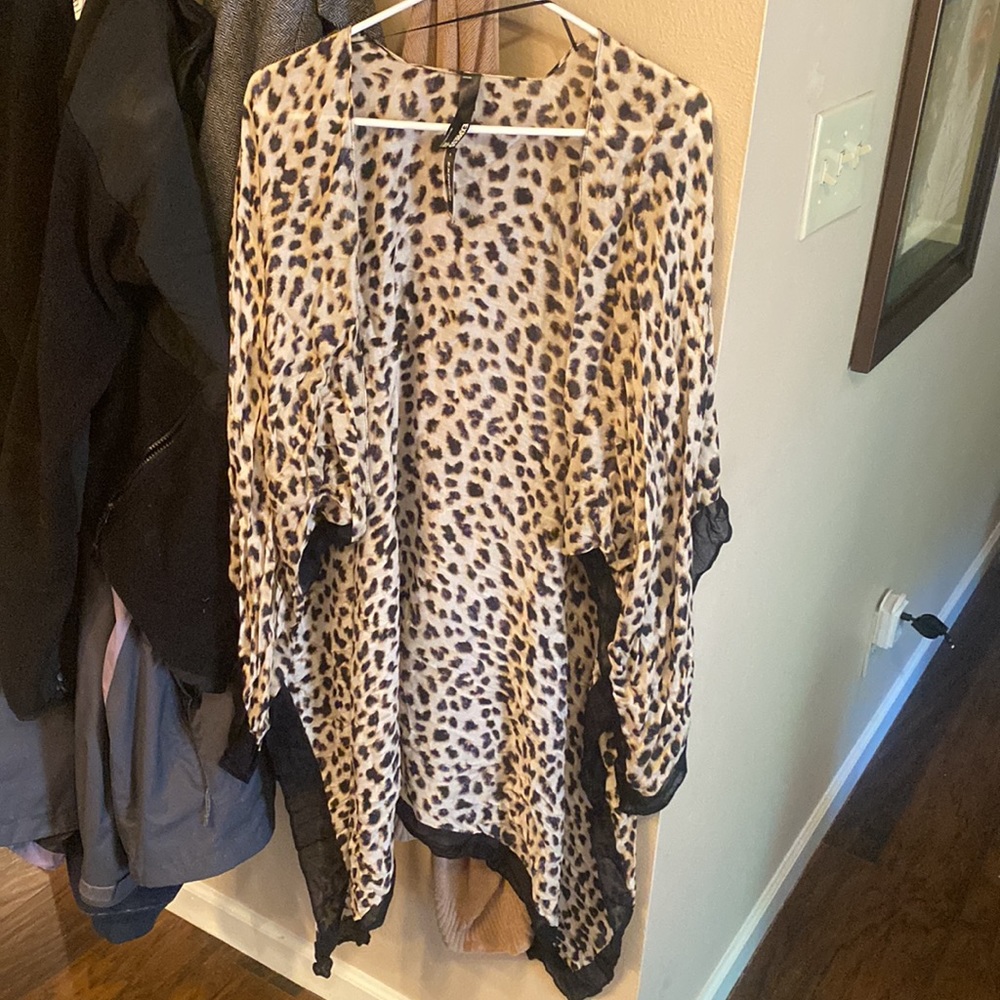 Cheetah shaw, lightweight from express